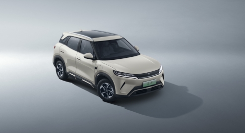 致敬全球150万份热爱，元UP加推301KM领航型，售价7.48万元 